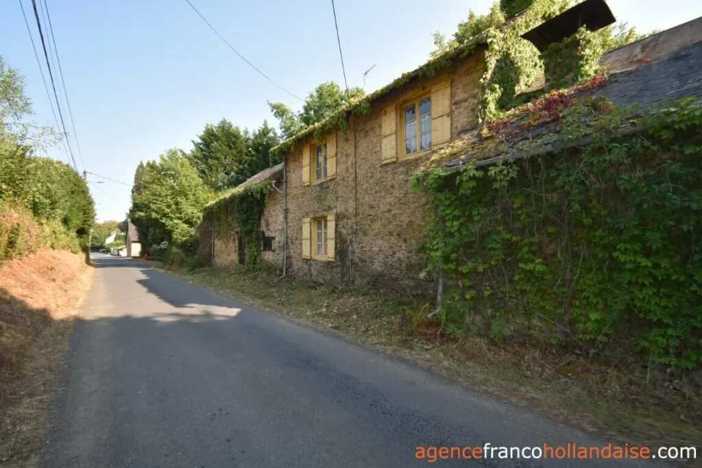 House for sale meilhards, limousin, Li1071 Image - 28