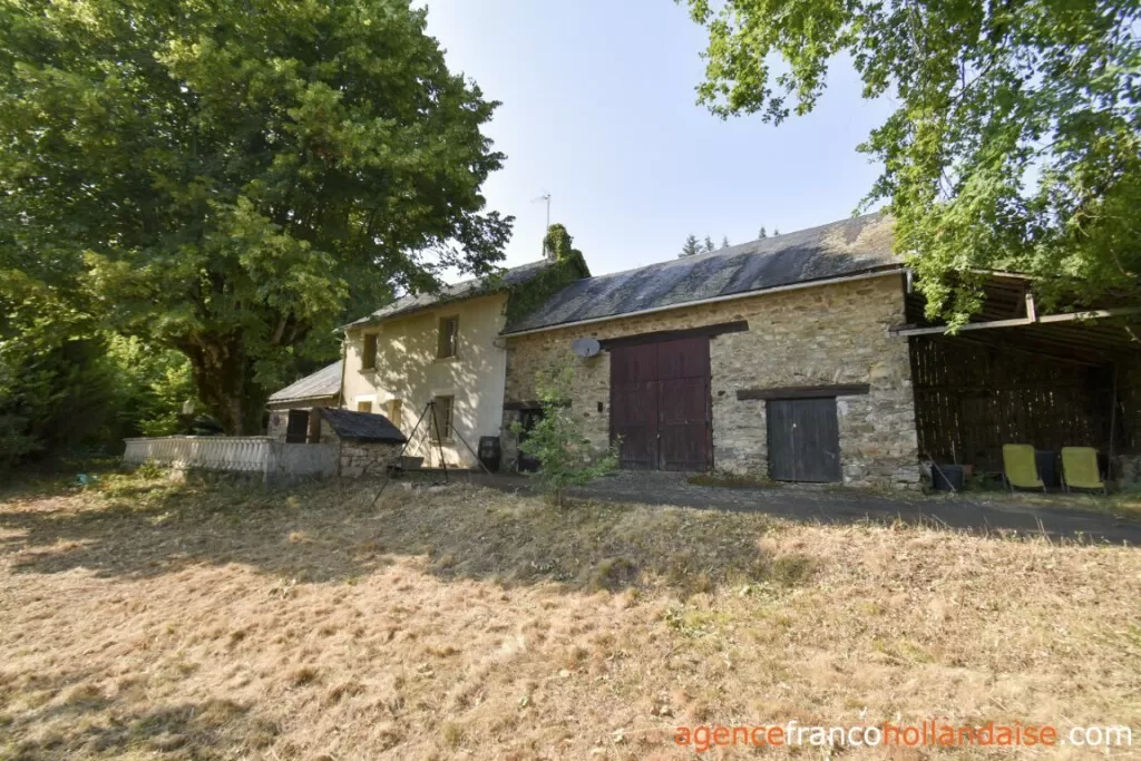 House for sale meilhards, limousin, Li1071 Image - 1