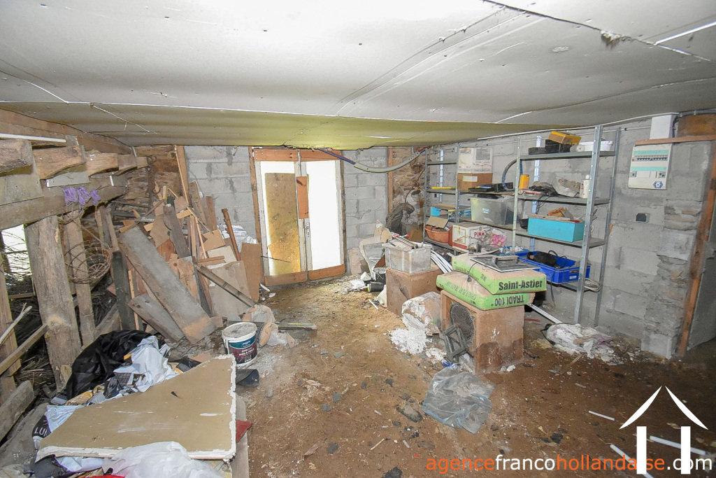 House for sale la croisille sur briance, limousin, Li895 Image - 43