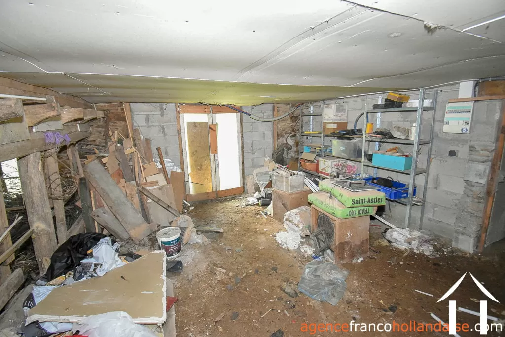 House for sale la croisille sur briance, limousin, Li895 Image - 43