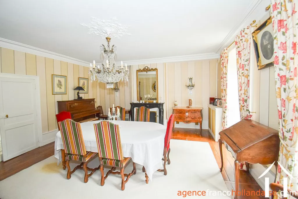 Manor House for sale ussel, auvergne, Li944 Image - 5