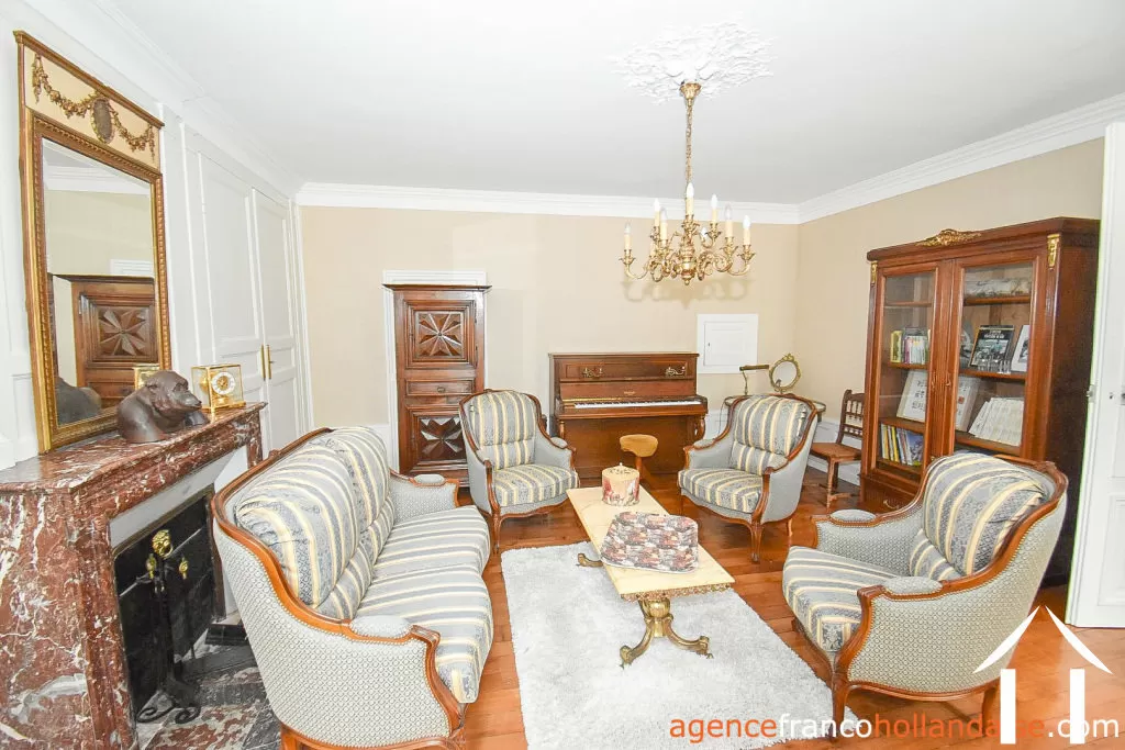 Manor House for sale ussel, auvergne, Li944 Image - 6