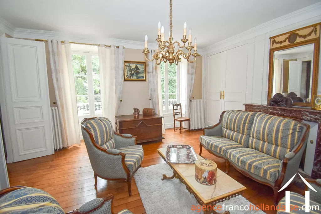 Manor House for sale ussel, auvergne, Li944 Image - 8