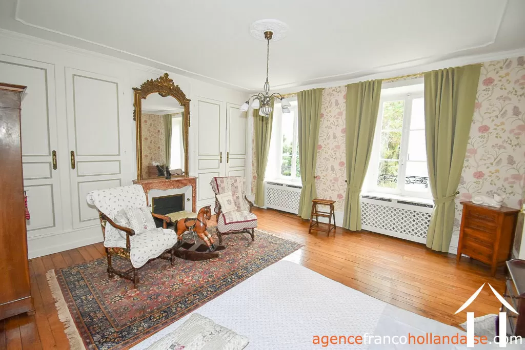 Manor House for sale ussel, auvergne, Li944 Image - 18