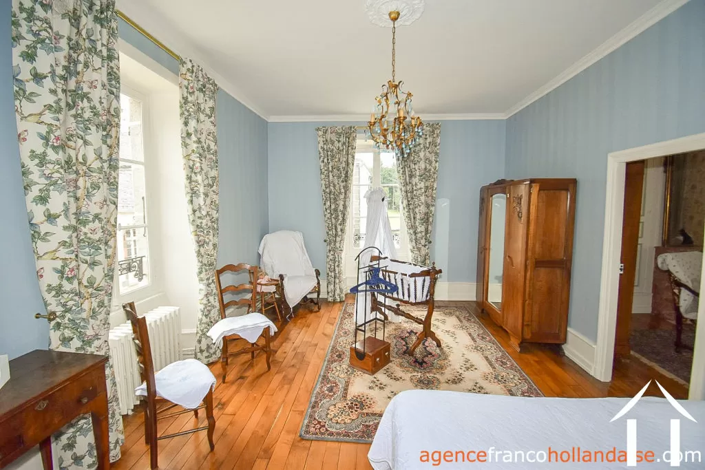 Manor House for sale ussel, auvergne, Li944 Image - 22