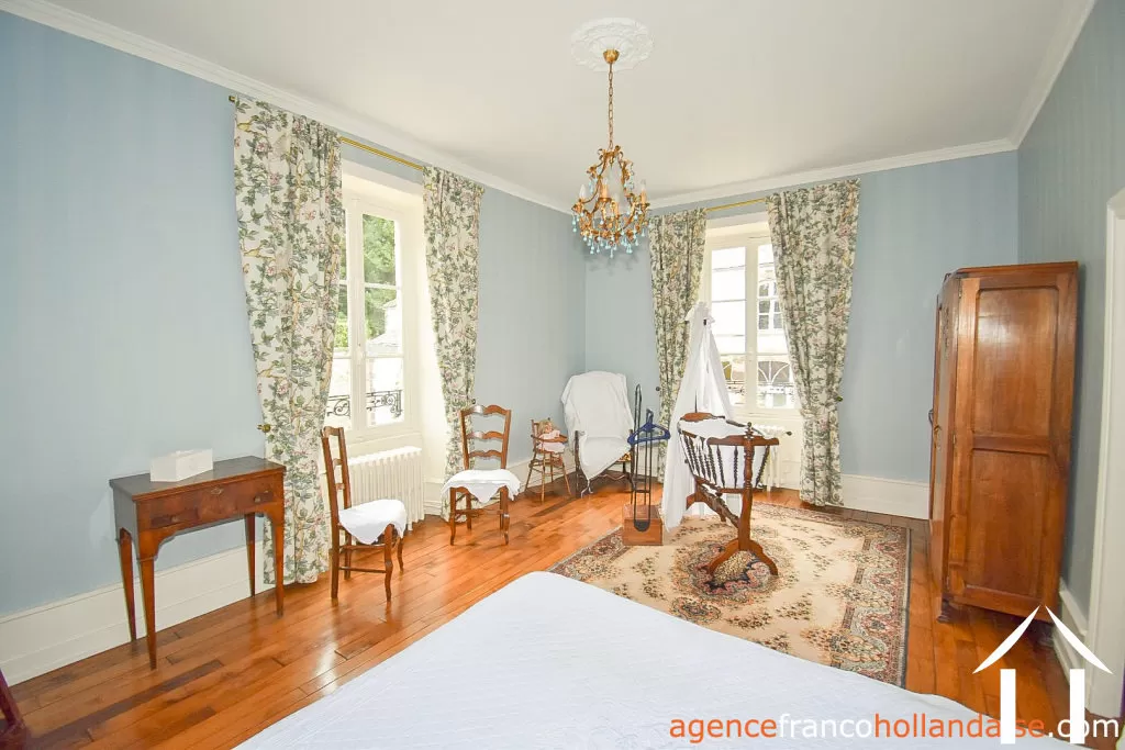 Manor House for sale ussel, auvergne, Li944 Image - 24