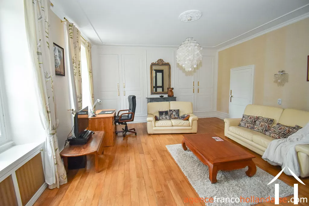 Manor House for sale ussel, auvergne, Li944 Image - 25