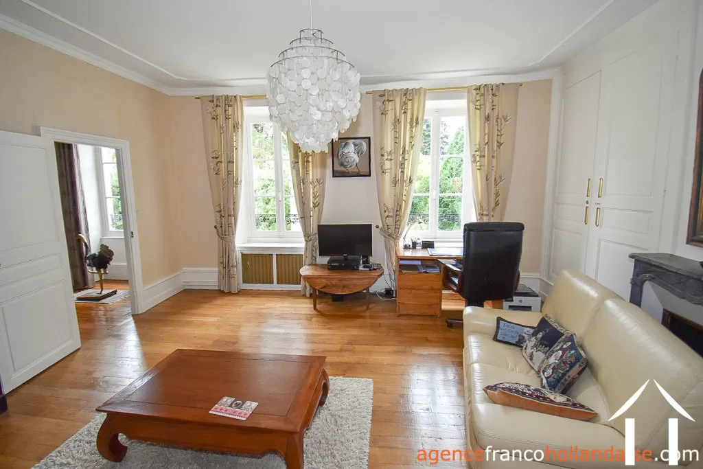 Manor House for sale ussel, auvergne, Li944 Image - 27