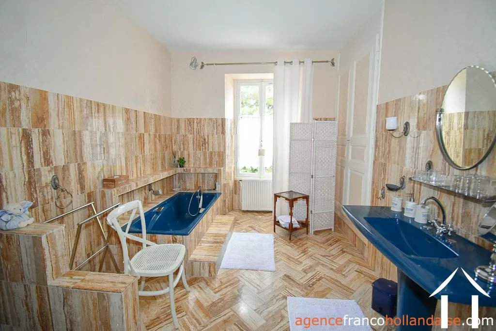 Manor House for sale ussel, auvergne, Li944 Image - 28