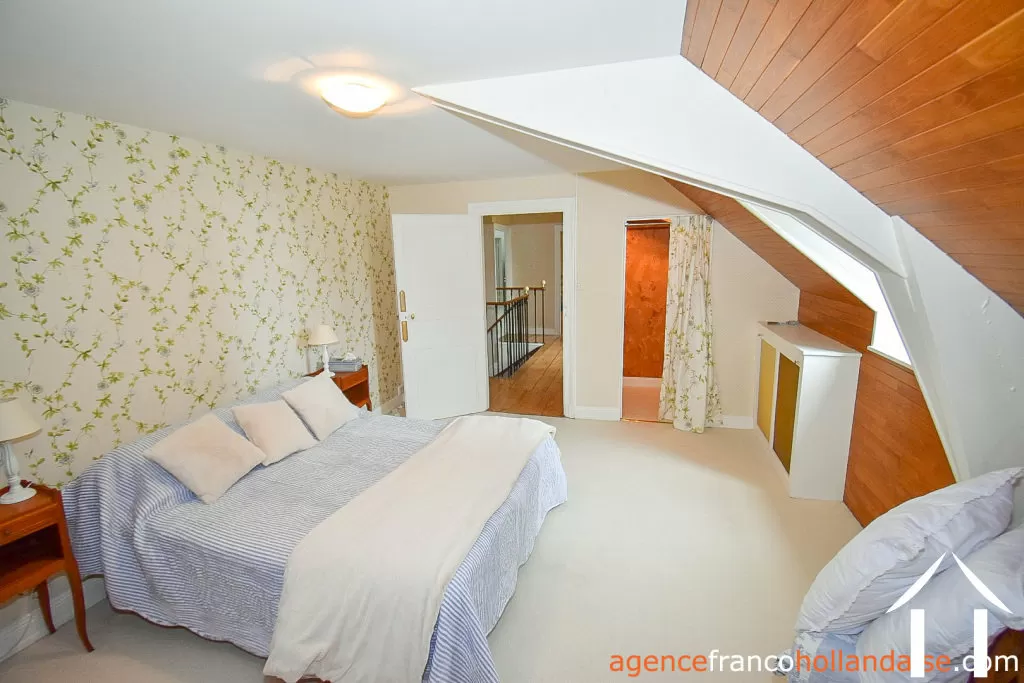 Manor House for sale ussel, auvergne, Li944 Image - 39