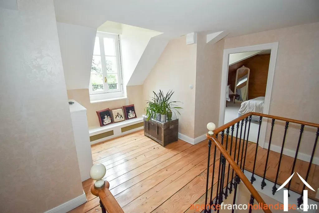 Manor House for sale ussel, auvergne, Li944 Image - 44