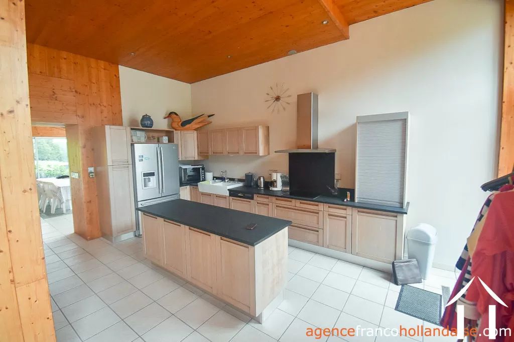 Manor House for sale ussel, auvergne, Li944 Image - 54