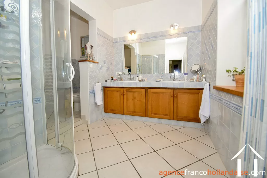 Manor House for sale ussel, auvergne, Li944 Image - 14