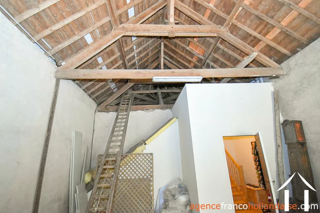 Manor House for sale ussel, auvergne, Li944 Image - 58