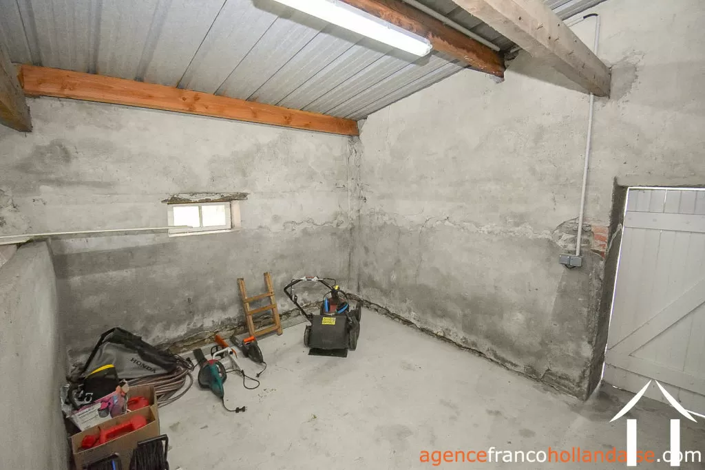 Manor House for sale ussel, auvergne, Li944 Image - 70