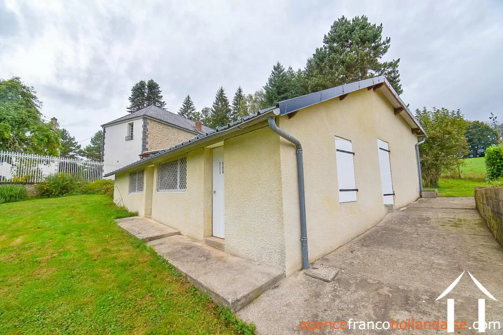 Manor House for sale ussel, auvergne, Li944 Image - 68