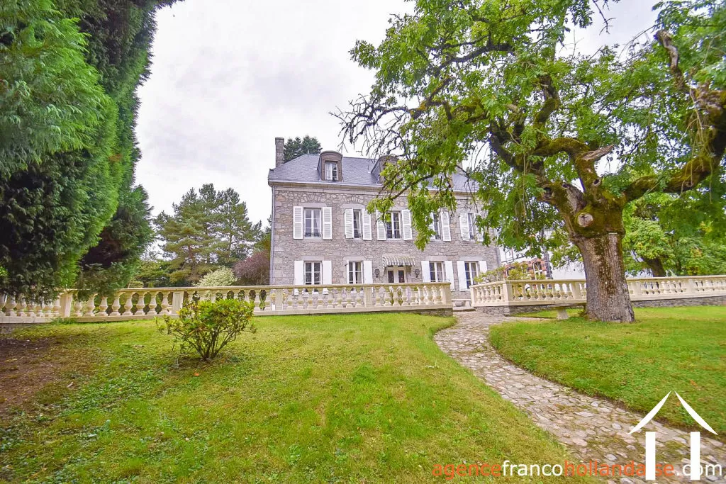 Manor House for sale ussel, auvergne, Li944 Image - 79