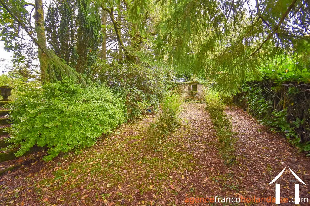 Manor House for sale ussel, auvergne, Li944 Image - 84