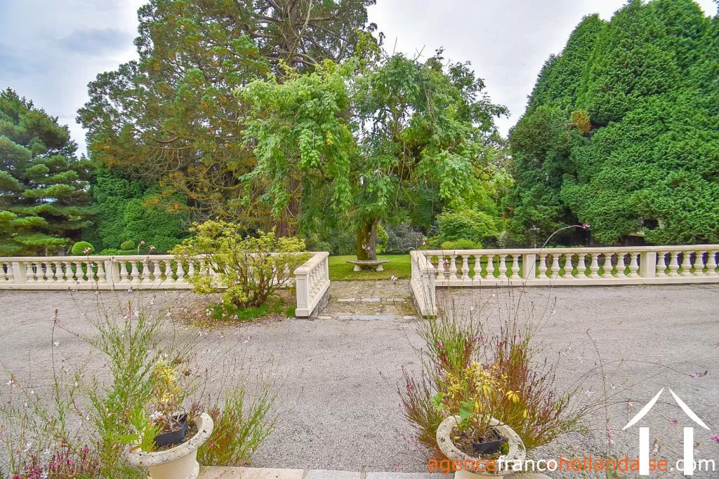 Manor House for sale ussel, auvergne, Li944 Image - 86