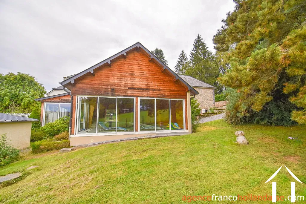 Manor House for sale ussel, auvergne, Li944 Image - 87