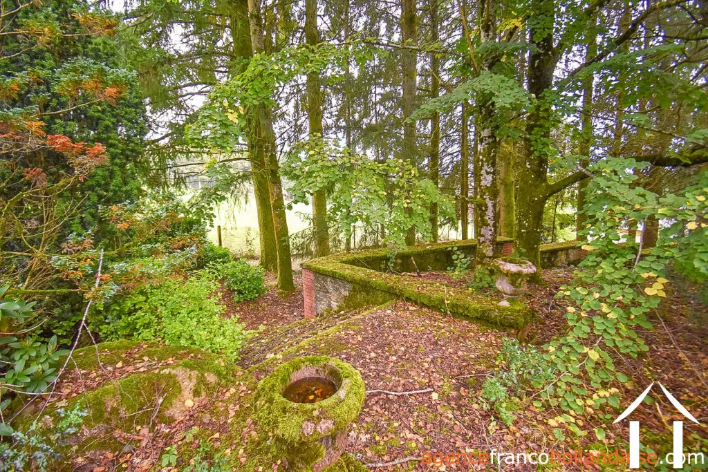 Manor House for sale ussel, auvergne, Li944 Image - 88