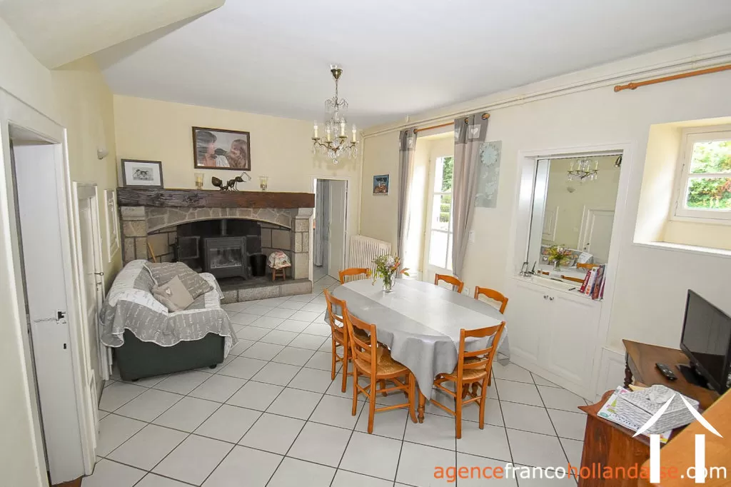 Manor House for sale ussel, auvergne, Li944 Image - 12