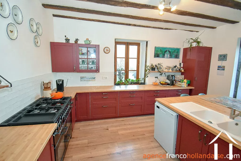 House with guest house for sale , Li953 Image - 5