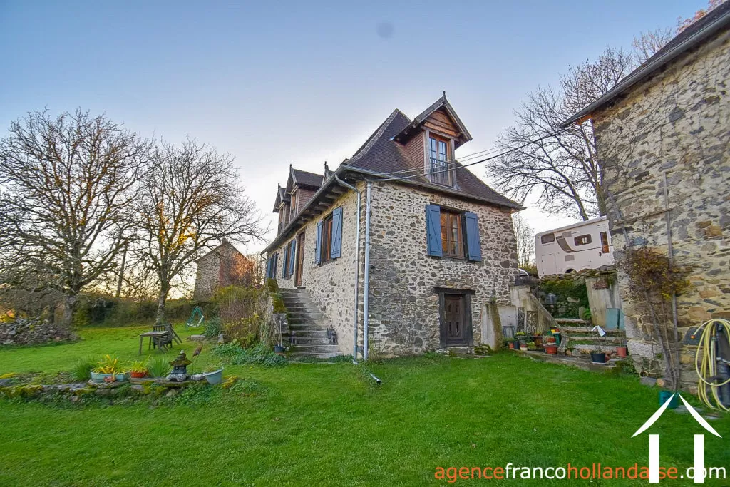 House with guest house for sale , Li953 Image - 43