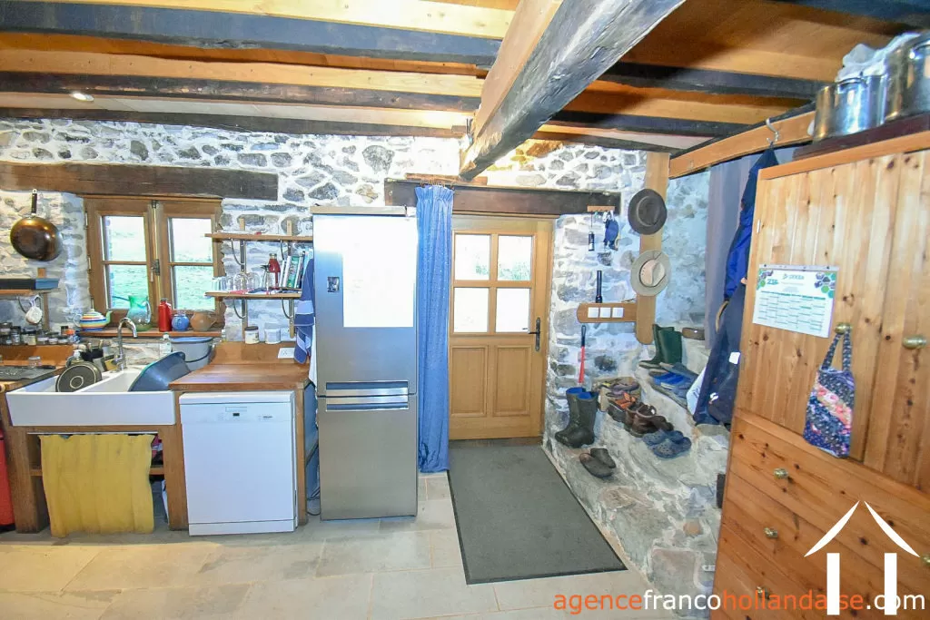 House with guest house for sale , Li953 Image - 67