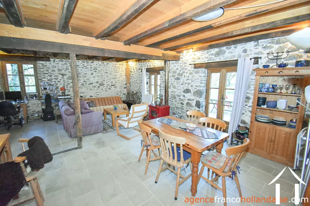 House with guest house for sale , Li953 Image - 30