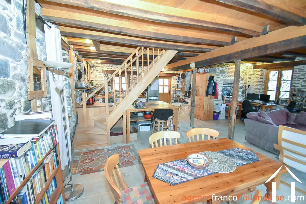 House with guest house for sale , Li953 Image - 32