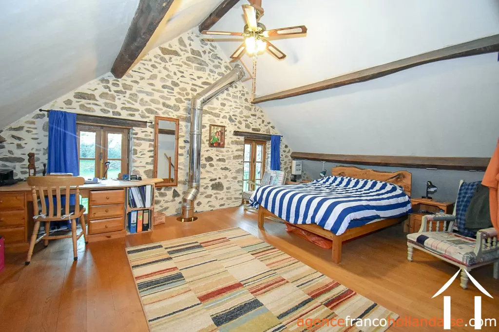 House with guest house for sale , Li953 Image - 34