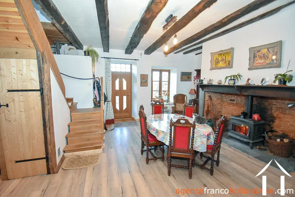 House with guest house for sale , Li953 Image - 8