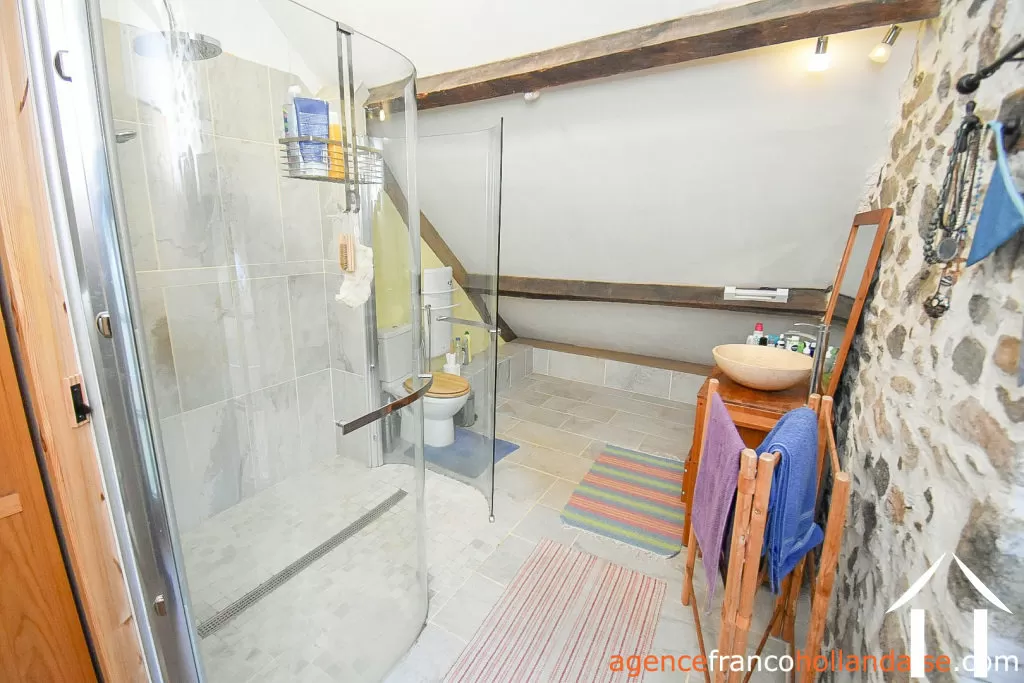 House with guest house for sale , Li953 Image - 35