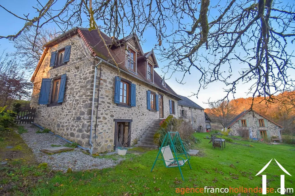 House with guest house for sale , Li953 Image - 3