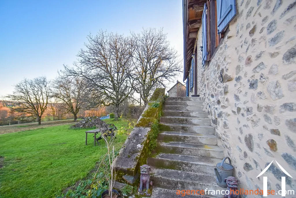 House with guest house for sale , Li953 Image - 45