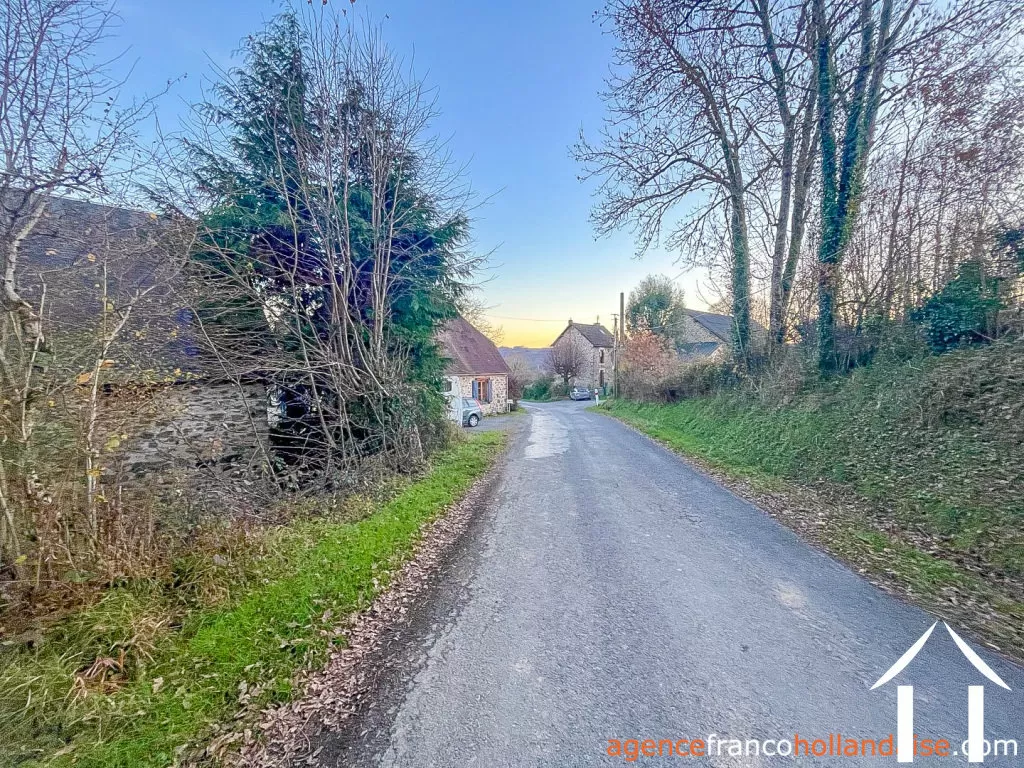 House with guest house for sale , Li953 Image - 89