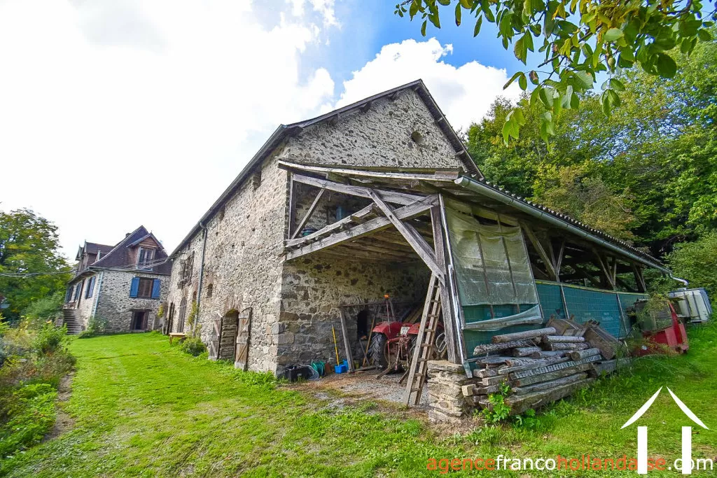 House with guest house for sale , Li953 Image - 48