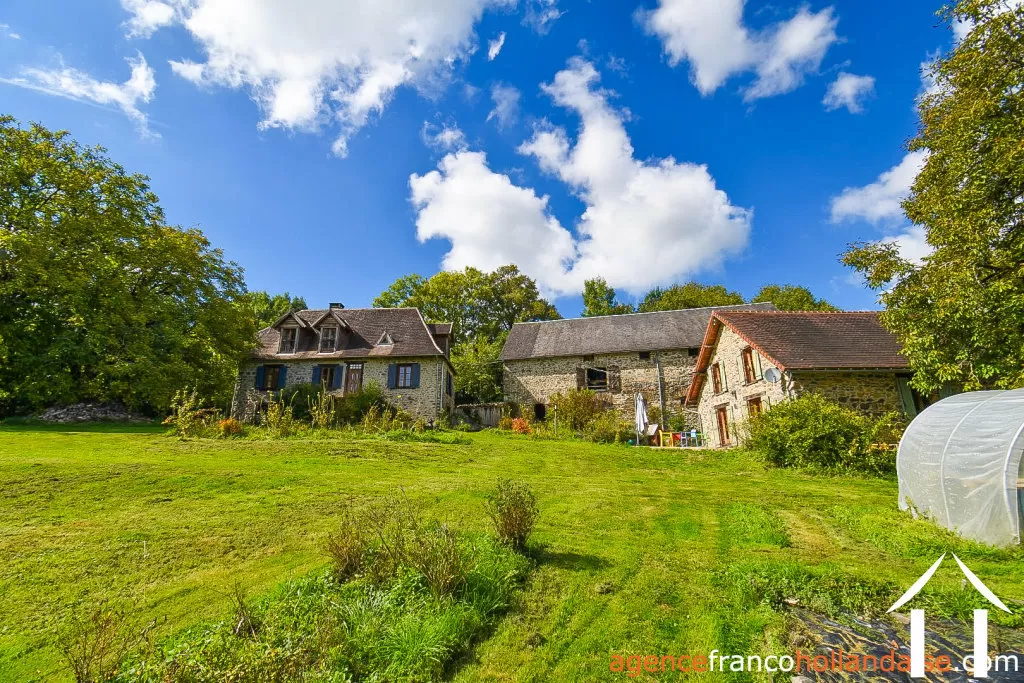 House with guest house for sale , Li953 Image - 2