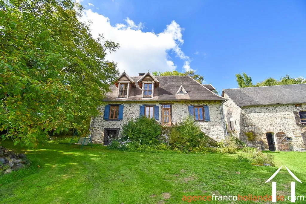 House with guest house for sale , Li953 Image - 4