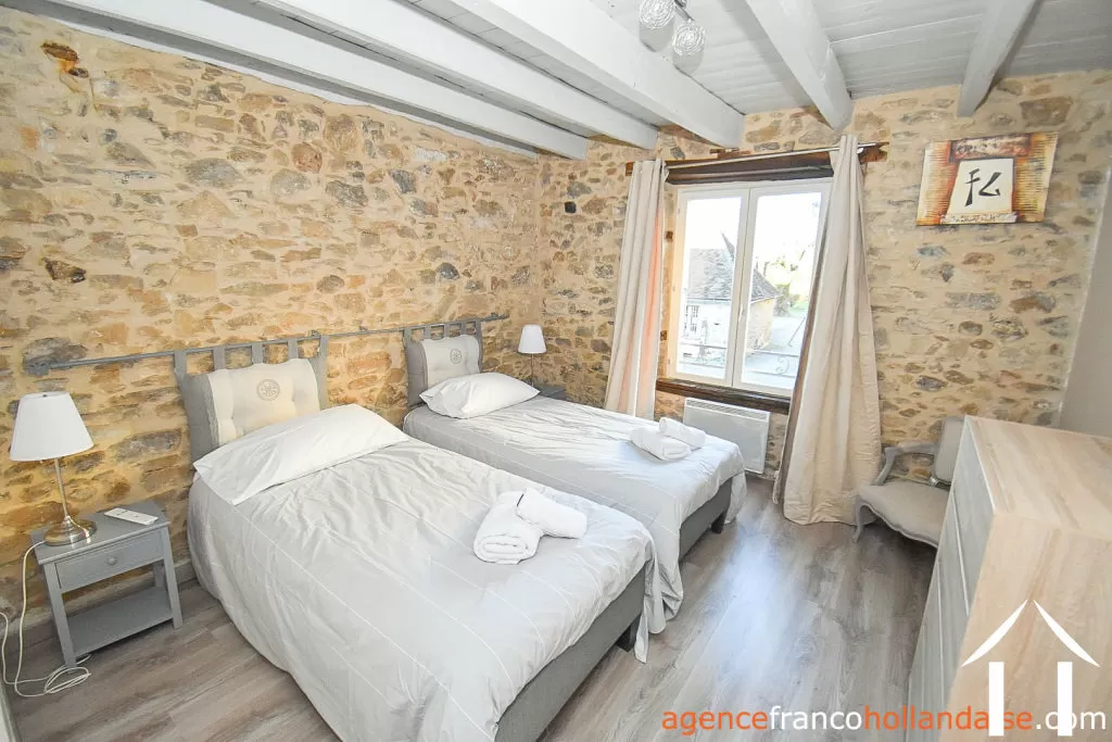 House with guest house for sale la porcherie, limousin, Li956 Image - 22