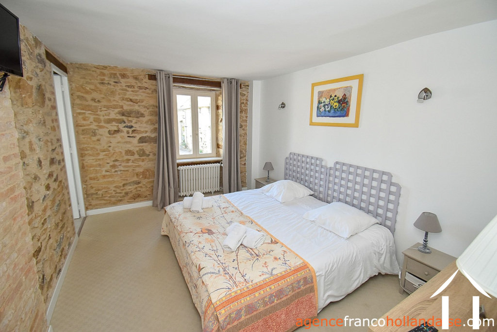 House with guest house for sale la porcherie, limousin, Li956 Image - 29