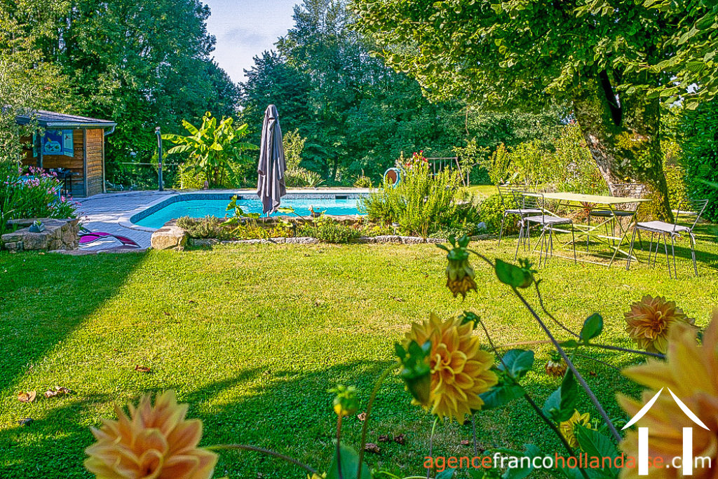 House with guest house for sale la porcherie, limousin, Li956 Image - 34