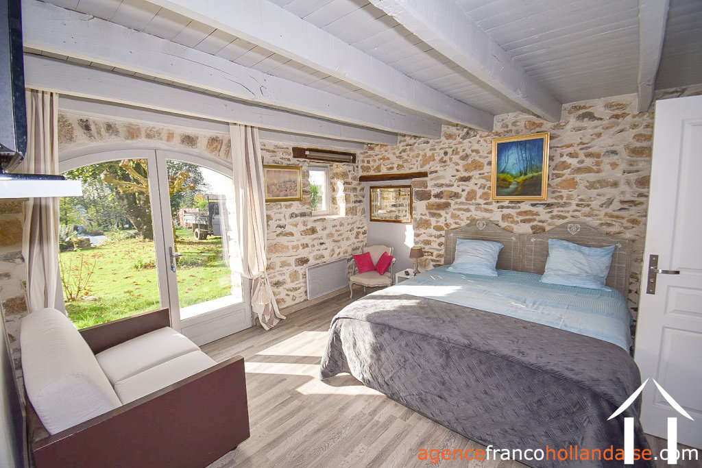 House with guest house for sale la porcherie, limousin, Li956 Image - 40