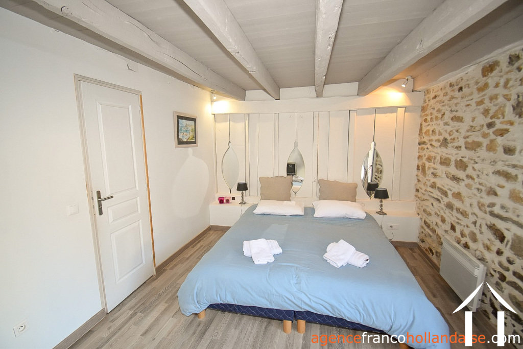 House with guest house for sale la porcherie, limousin, Li956 Image - 44