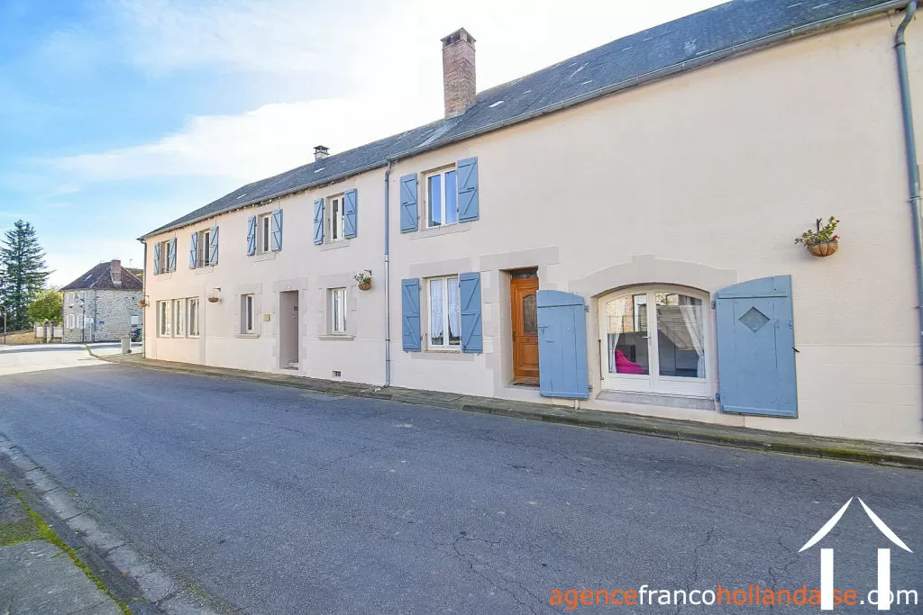 House with guest house for sale la porcherie, limousin, Li956 Image - 49