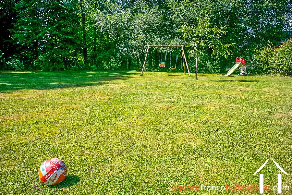 House with guest house for sale la porcherie, limousin, Li956 Image - 48