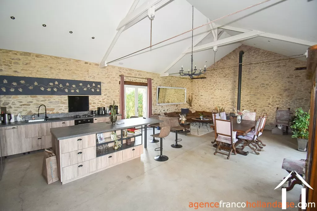 House with guest house for sale la porcherie, limousin, Li956 Image - 4