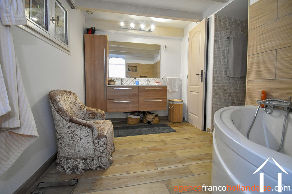 House with guest house for sale la porcherie, limousin, Li956 Image - 6