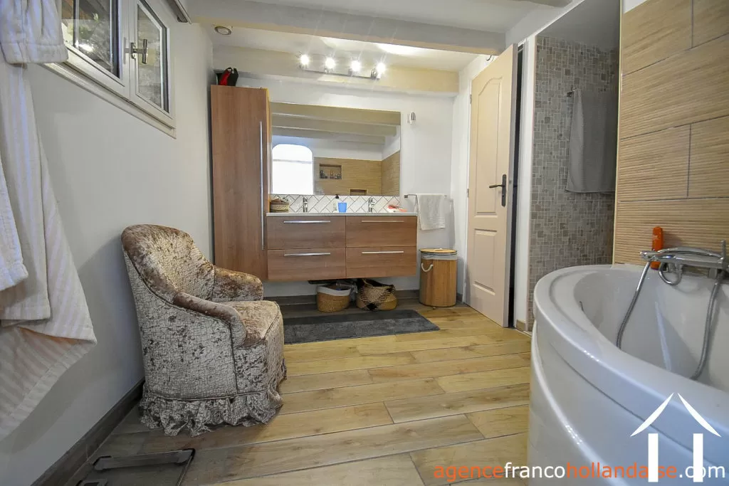 House with guest house for sale la porcherie, limousin, Li956 Image - 6